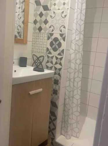 Studette Intimiste * אז'אקסיו