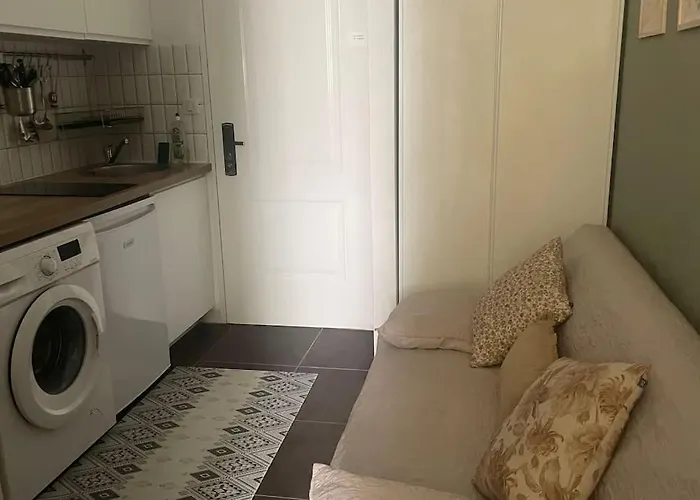 Studette Intimiste Daire Ajaccio (Corsica)